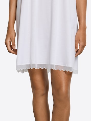 Hanro Nachthemd ' Inaya ' in Weiß