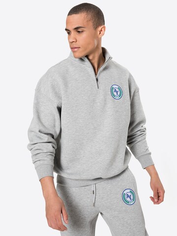 ABOUT YOU Limited - Sweatshirt 'Mala' em cinzento