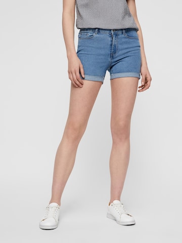 Coupe slim Jean 'Hot Seven' VERO MODA en bleu : devant