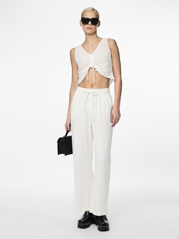PIECES Loose fit Trousers 'Mastina' in White