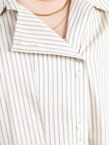 IVY OAK - Blusa 'EMIRA' em bege