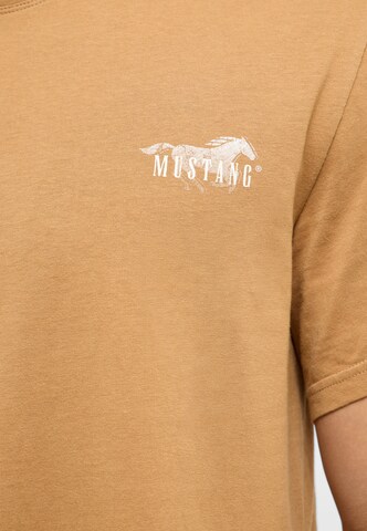 MUSTANG T-Shirt 'Austin' in Braun