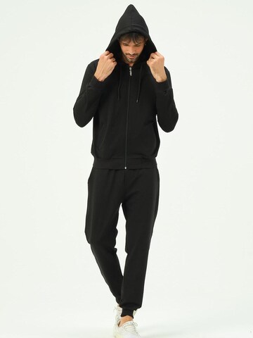 C&City Pyjama in Zwart