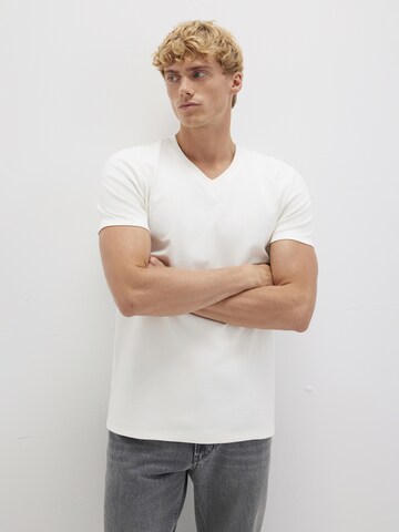 Mavi Shirt in White: front
