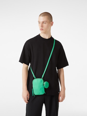 Bershka Чанта за през рамо тип преметка в зелено