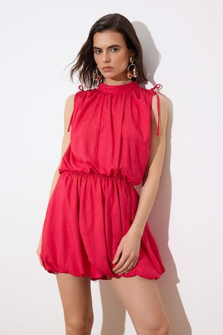 Trendyol Dress in Red: front
