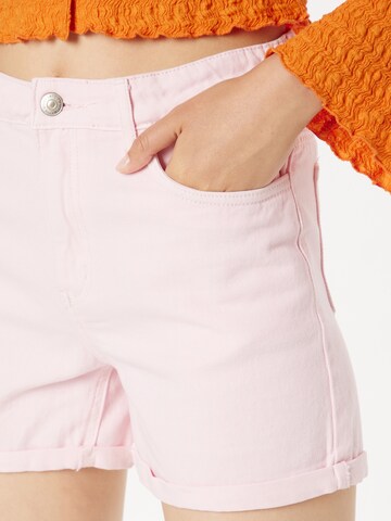 LMTD Normalny krój Jeansy 'COLIZZA' w kolorze różowy