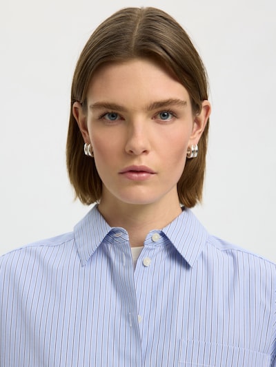 SELECTED Blusa 'SLWDANNIE' em XS em azul / azul claro / branco, Vista do artigo