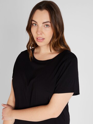 Vero Moda Curve T-shirt 'BELLA' i svart