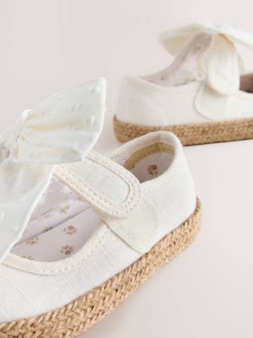 Next - Sapato baixo em branco