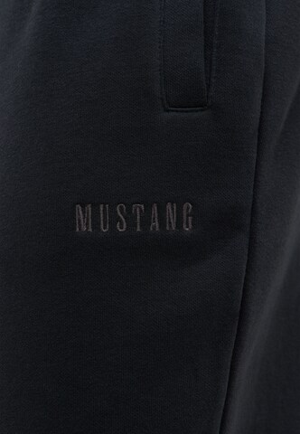 MUSTANG Regular Hose in Schwarz