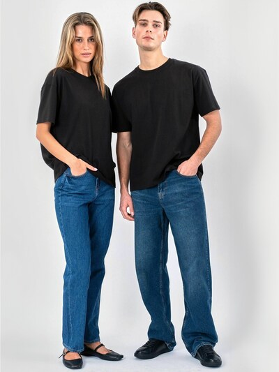 Top ' Heavy ' pe XXXL TEESHOPPEN pe negru, Vizualizare produs