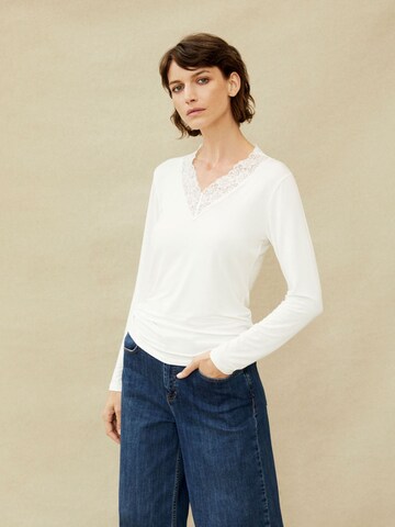 Masai Blouse 'MaDionius' in Wit: voorkant