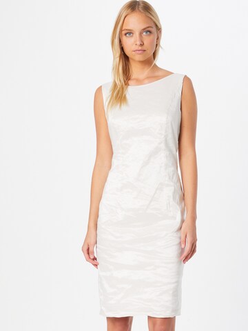 Robe Vera Mont en blanc : devant