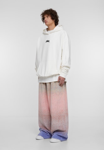 Felpa 'Beautiful Chaos Pink' di Lost Youth in bianco