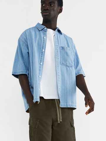 Loosefit Pantalon cargo Pull&Bear en vert