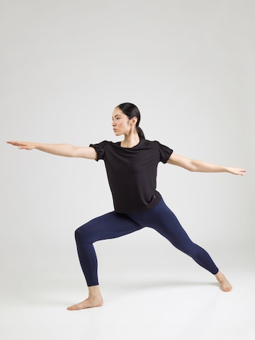 CURARE Yogawear Performance shirt in Black