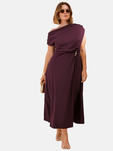 Rochie de la Friends Like These pe mov: față