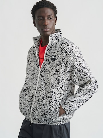 Nike Sportswear Övergångsjacka 'AIR' i beige