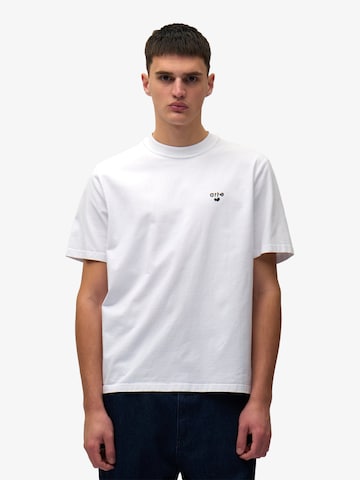 Maglietta di ARTE ANTWERP in bianco: frontale