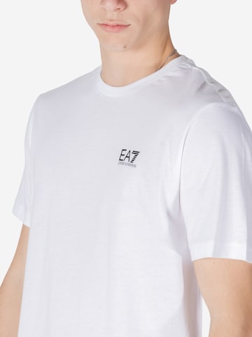 Tricou de la EA7 Emporio Armani pe alb