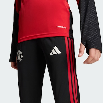 ADIDAS PERFORMANCE - Slimfit Pantalón deportivo 'Manchester United 26/27 Tiro' en negro