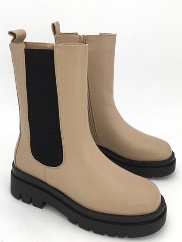 Smile Favorites Boots in Beige: front