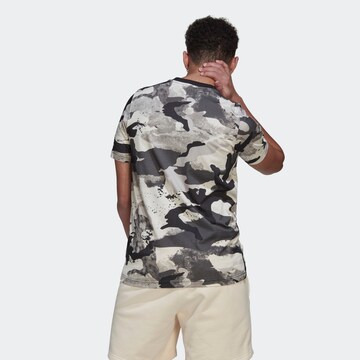 ADIDAS ORIGINALS Μπλουζάκι 'Camo Series Allover Print' σε γκρι