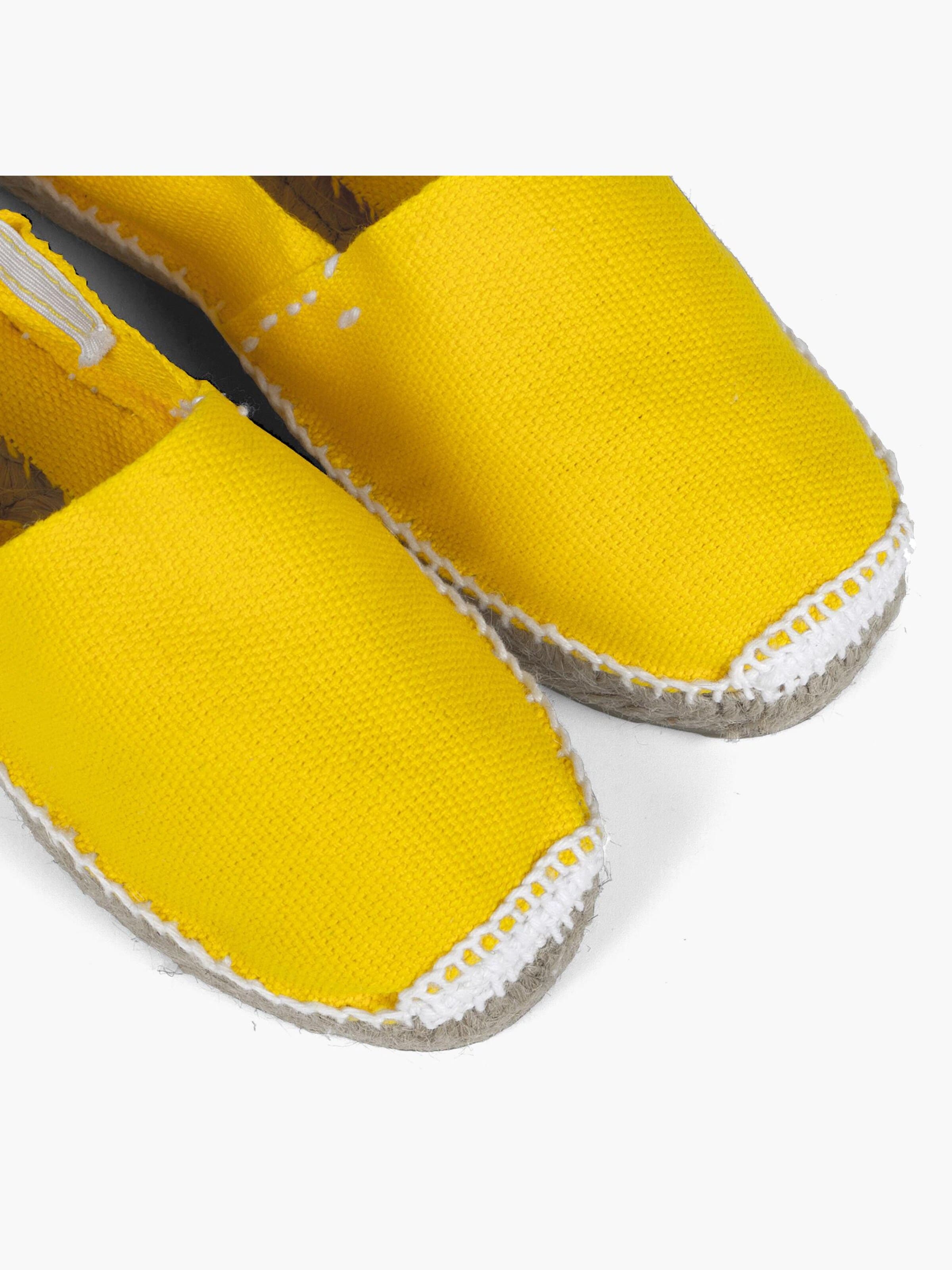 Pisamonas Sandals in Yellow
