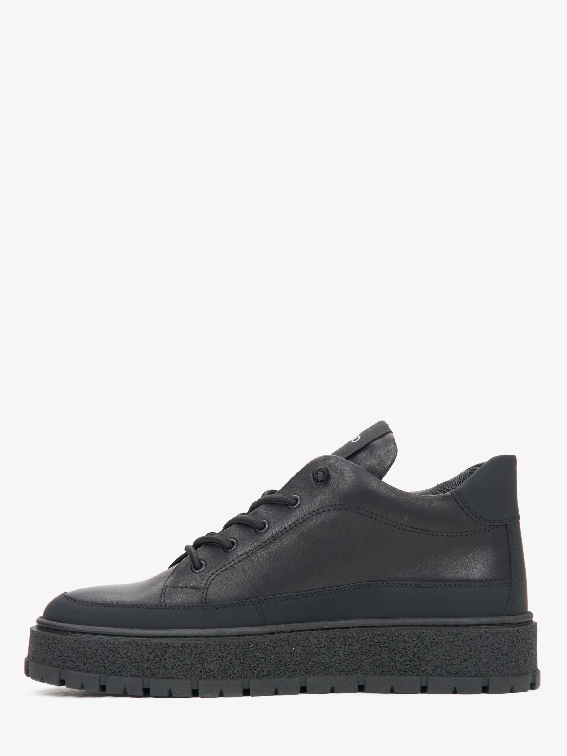 Estro Sneakers '09-4360' in Black: front