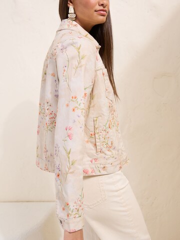Friends Like These Between-Season Jacket in Beige