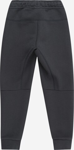 Nike Sportswear Дънки Tapered Leg Панталон 'TECH FLEECE' в сиво
