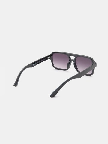 Pull&Bear Sunglasses in Black