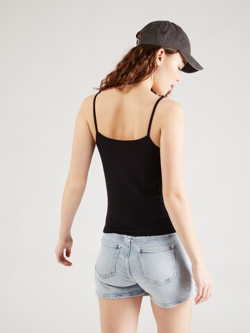 Top de la Calvin Klein Jeans pe negru