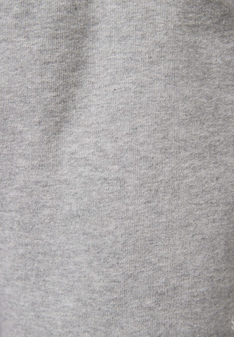 SNOCKS Regular Trousers in Grey