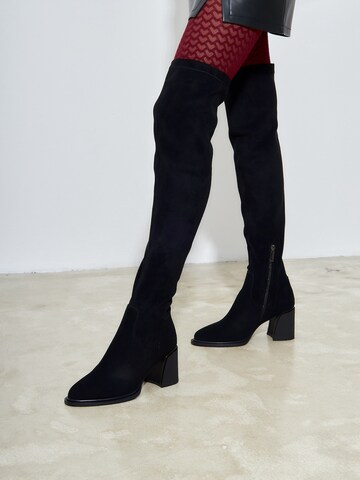 CESARE GASPARI Overknees in Black