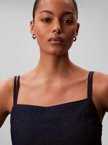 Robe Calvin Klein Jeans en bleu