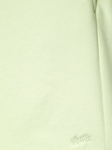 Pull&Bear Loosefit Shorts in Grün