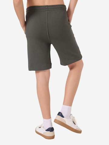 Tommy Life Broek 'TOMMY Shorts aus Jersey in normaler Passform' in Groen