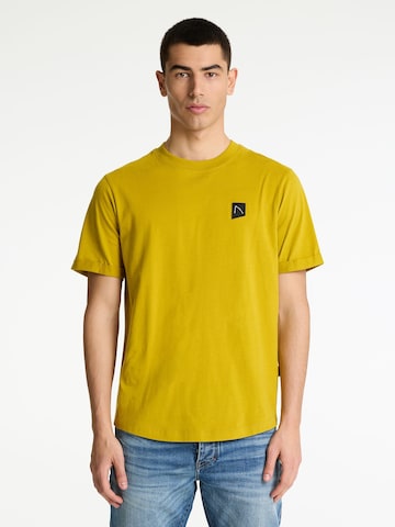 CHASIN' Shirt 'Brody' in Geel: voorkant