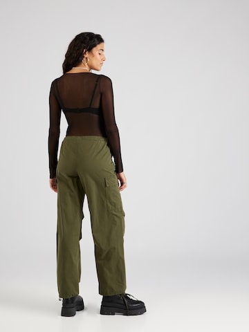 Tally Weijl Regular Cargo Pants in Green