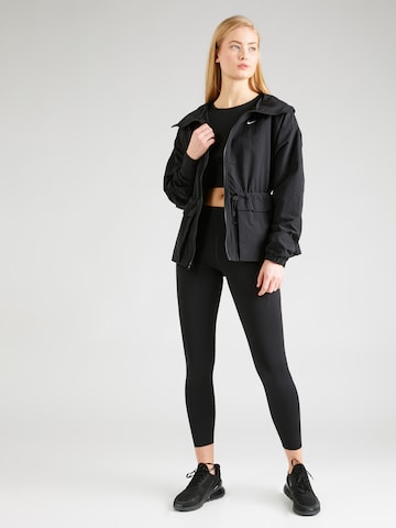 Nike Sportswear Jacke in Schwarz