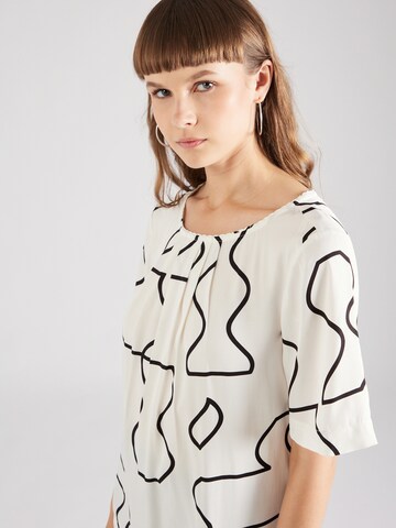 s.Oliver BLACK LABEL Blouse in Wit