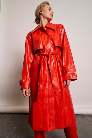 NORR Between-Seasons Coat 'Edna' in Red: front