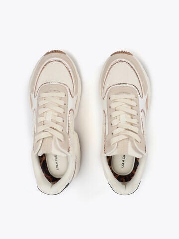 Baskets basses Lola Casademunt en blanc