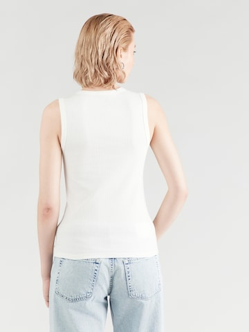 GAP Top in White: back