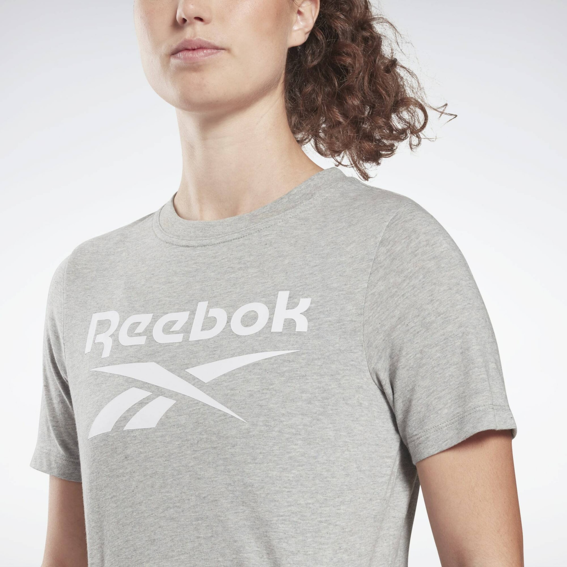 Femme T-shirt fonctionnel Reebok Sport en Gris Chiné 