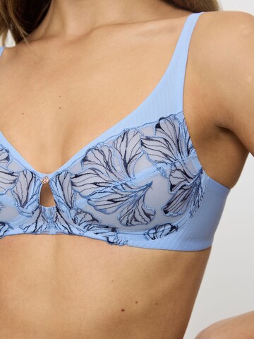 TRIUMPH T-shirt BH ' Wild Iris Florale ' in Blauw