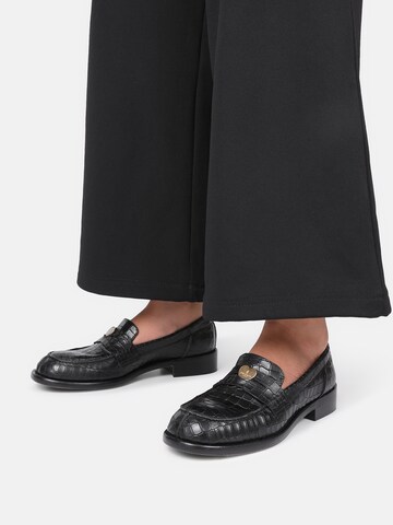 Crickit Classic Flats ' PATRIZIA ' in Black