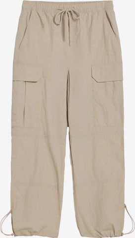 Bershka Tapered Cargobroek in Beige: voorkant